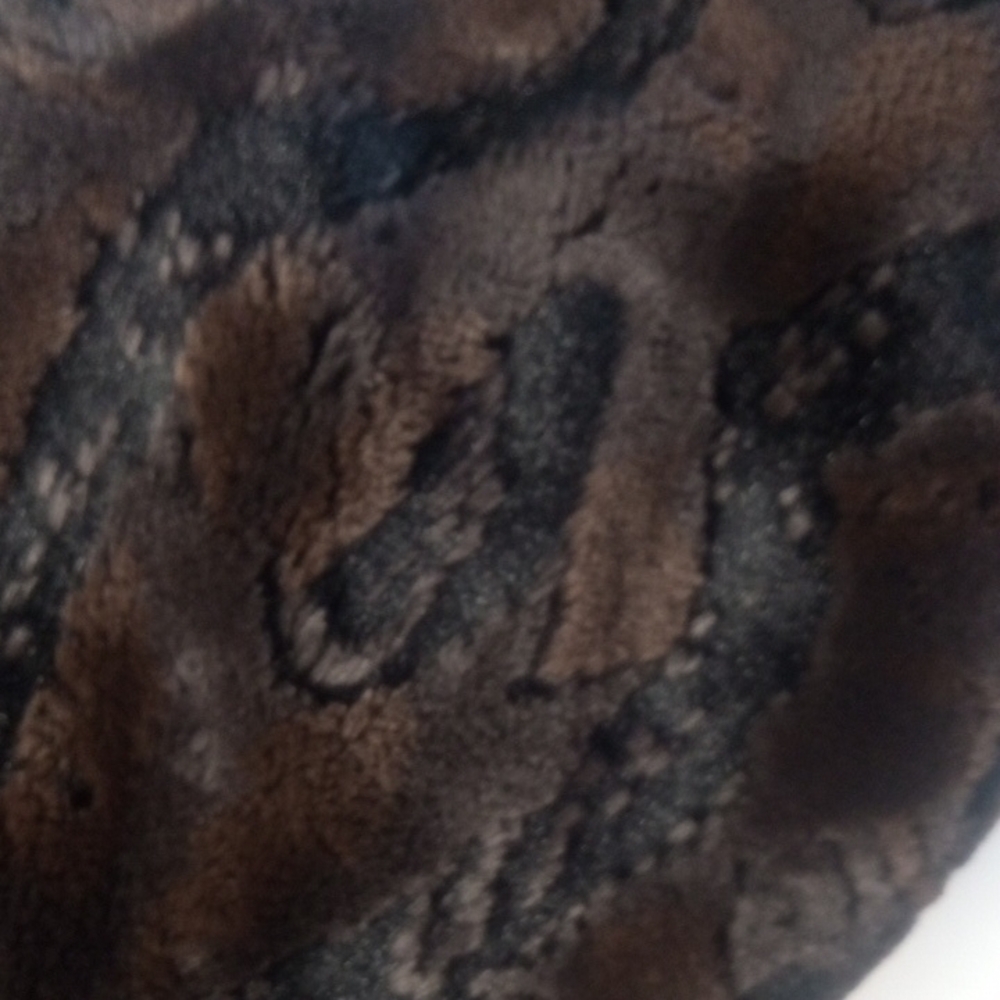 Luxurious Women’s Brown & Black Faux Fur Teddy Jacket Coat, Size L/XL - Picture 7 of 7